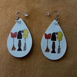Hocus Pocus themed earrings ~ NEW
